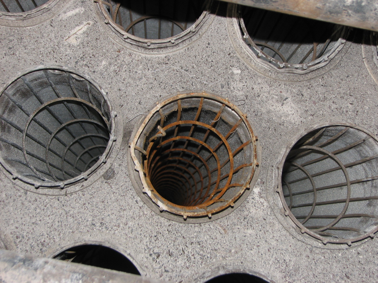 布袋式除塵器實際應用中濾袋的破損形式及原因解密 布袋式除塵器實際應用中濾袋的破損形式及原因解密